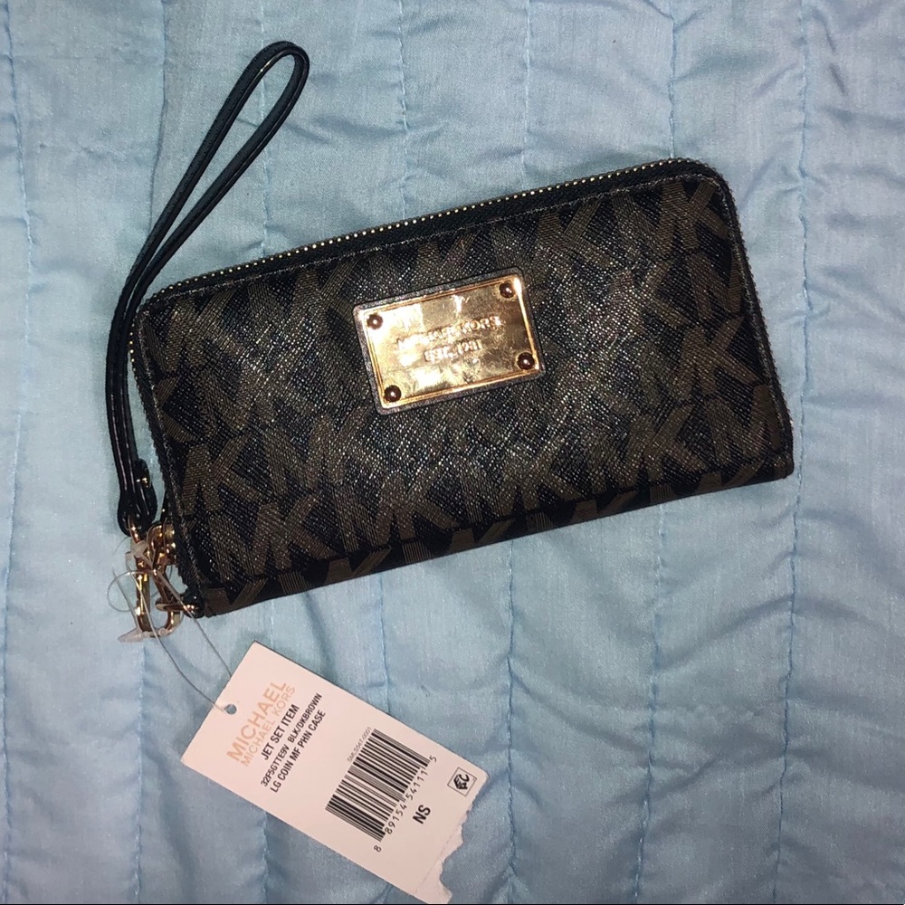 NWT Michael kors wallet